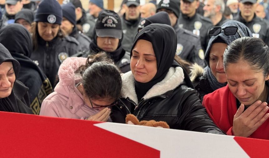 Hayatını kaybeden, gazi polis Fatih Oral, gözyaşlarıyla toprağa verildi