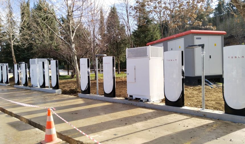 TESLA'dan Uşak'a elektrikli araçlar için şarj yatırımı