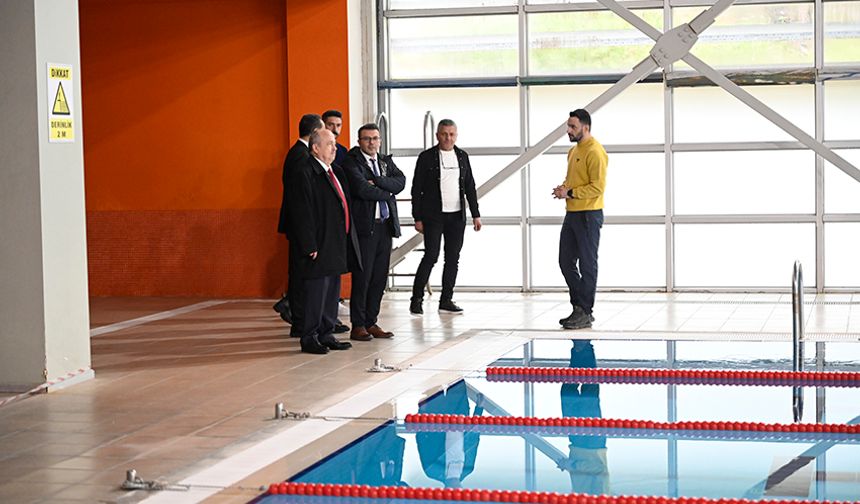 Uşak Üniversitesi'nin yüzme havuzu ve tesislerinde detaylı inceleme yaptı