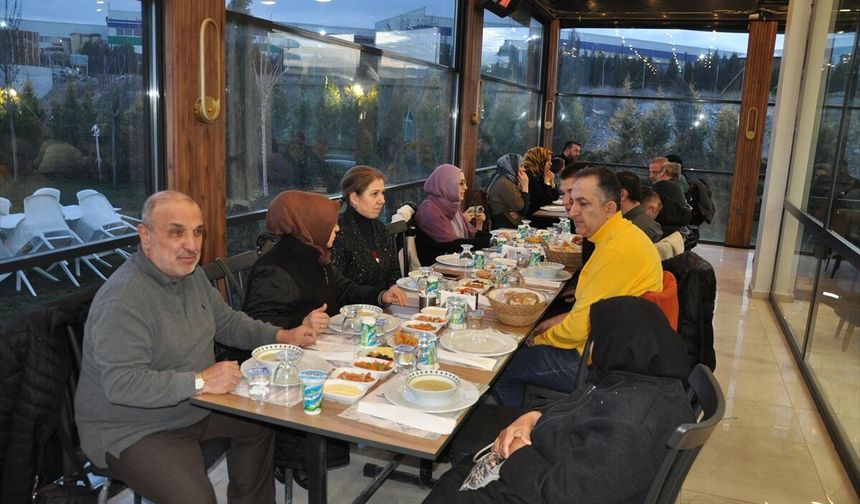 Kütahya İHH Kadın Kolları, 125 çocuğa bayramlık alacak