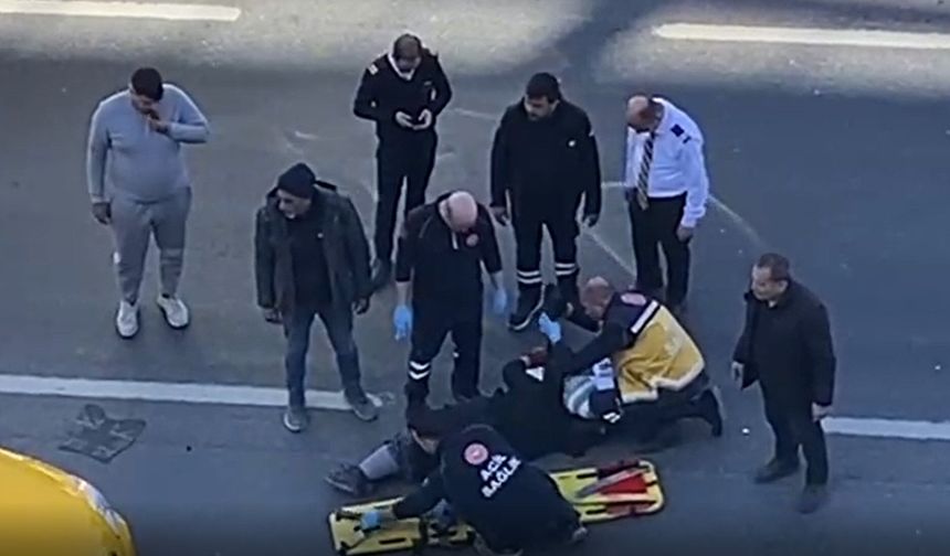 Uşak'ta dörtyol köprüden inen yolcu otobüsü, üç tekerli bisiklet çarptı! Kadın sürücü yaralandı!