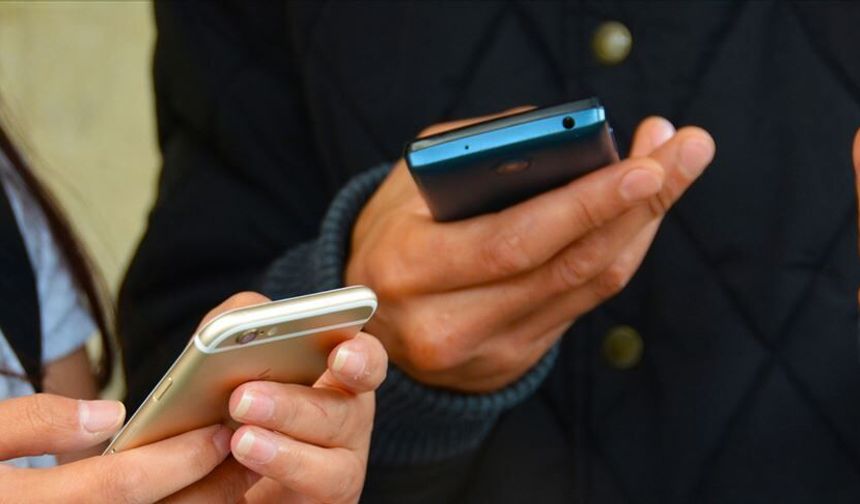 Uşak Üniversitesi'nde telefonlarla gelen hastalıklar anlatıldı