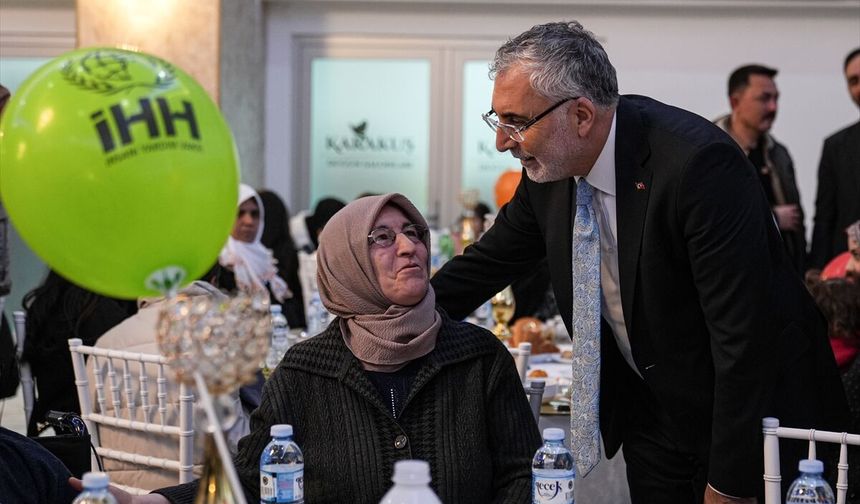 MÜSİAD ve İHH Uşak şubelerinin iftar yemeğine katıldı