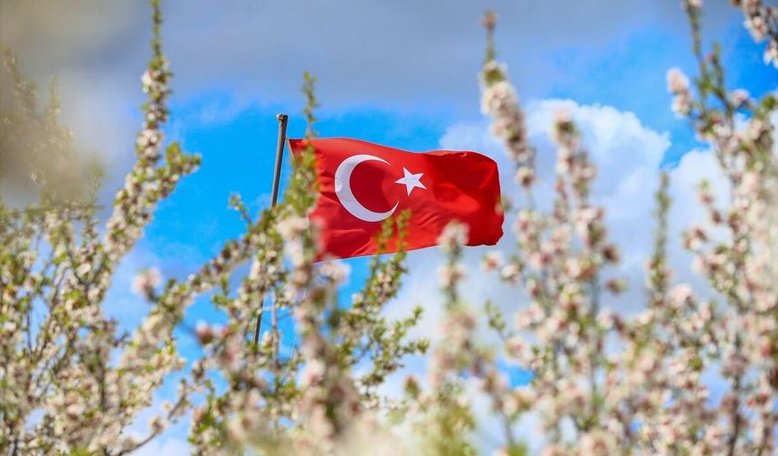 Uşak'ın Ulubey ilçesinde doğa beyaza büründü!