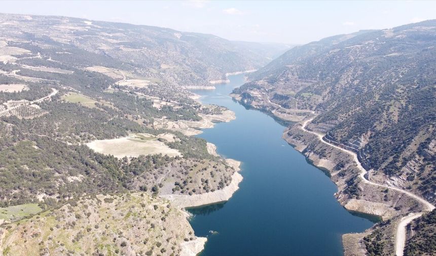 Uşak'tan hafta sonları gidilen Çivril Işıklı göletindin seviyesi yükseldi