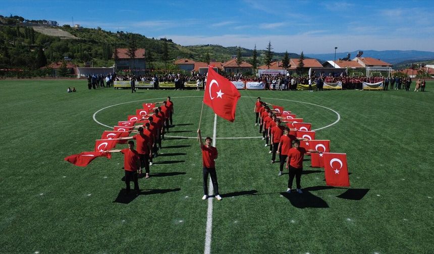 Uşak'ın komşusu Selendi, Demirci ve Alaşehir'de 19 Mayıs coşkusu