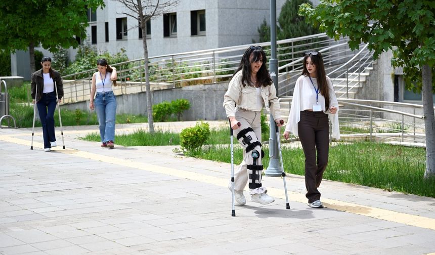 Uşak Üniversitesi'nde engellilerin yaşadıkları zorlukları anlattılar