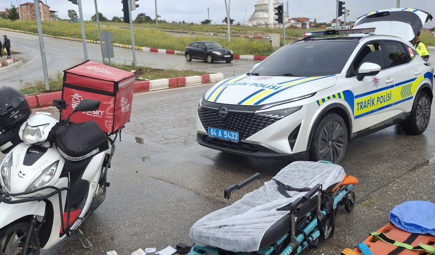 Uşak Eski Gediz Yolu üzerinde kaza! Motokurye yaralandı!