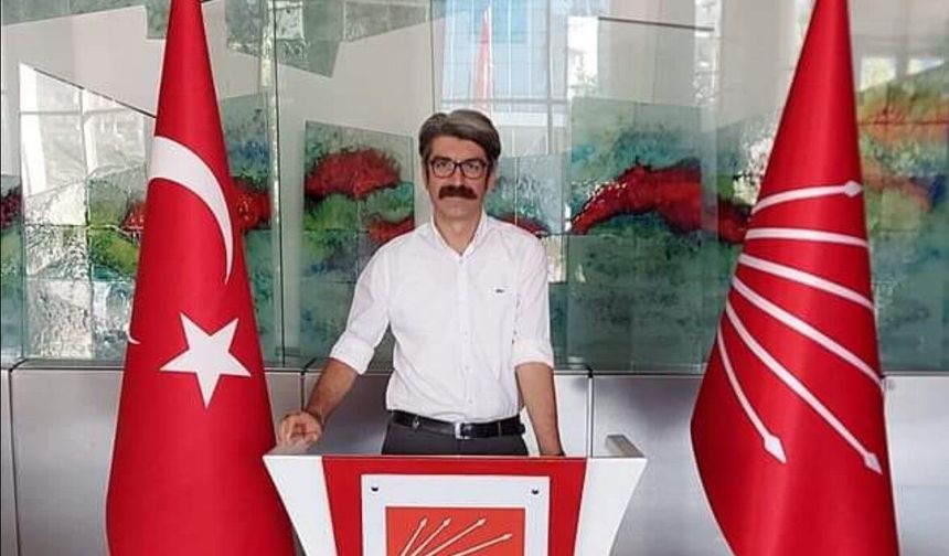 Uşak'ta daha önce İl Başkanlığı yapan Demirel, 25 yıllık partisinden istifa etti