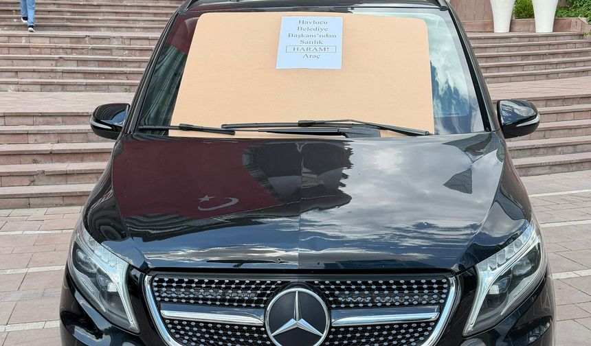 VIP dönüşümünün parası Uşak'tan ödendiği öne sürülen makam aracıyla ilgili açıklama yaptı