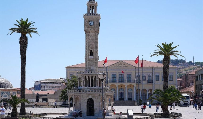 Uşak ve Manisa ile sıkı bağları bulunan İzmir'in dünü ve bugünü