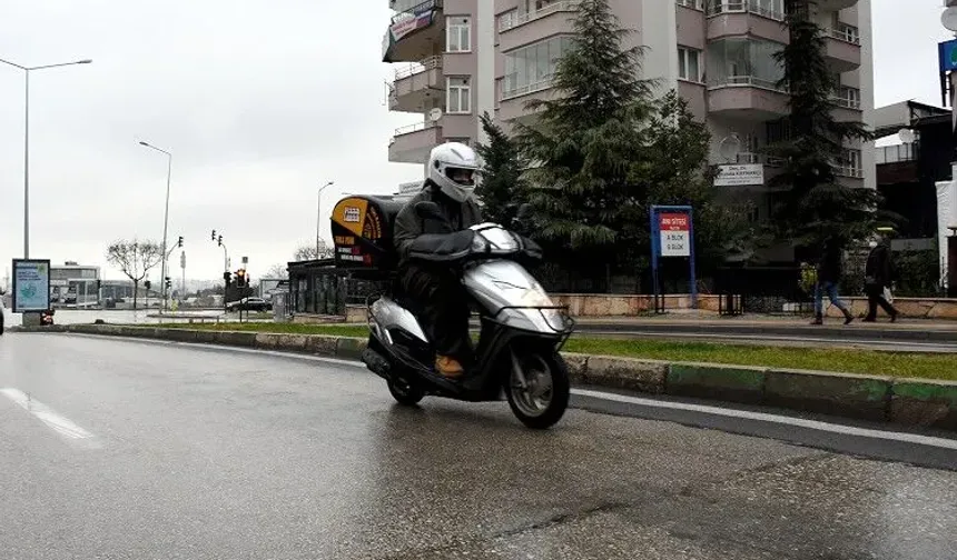 Uşak'ta artan trafik sorunları motokuryelerin can derdine düşmesine neden oluyor
