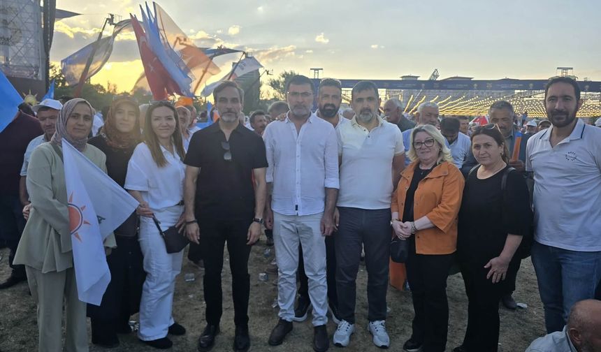 AK Parti Uşak Merkez İlçe Teşkilatı, Ankara'daki 25'inci yıl programına katıldı