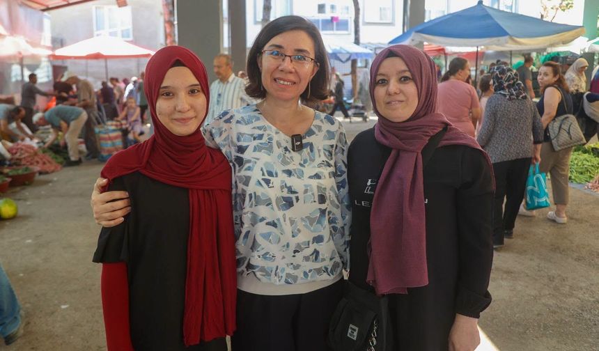 Uşak Belediye Başkan Vekili, Şekerevleri pazarında esnaf ve vatandaşla görüştü