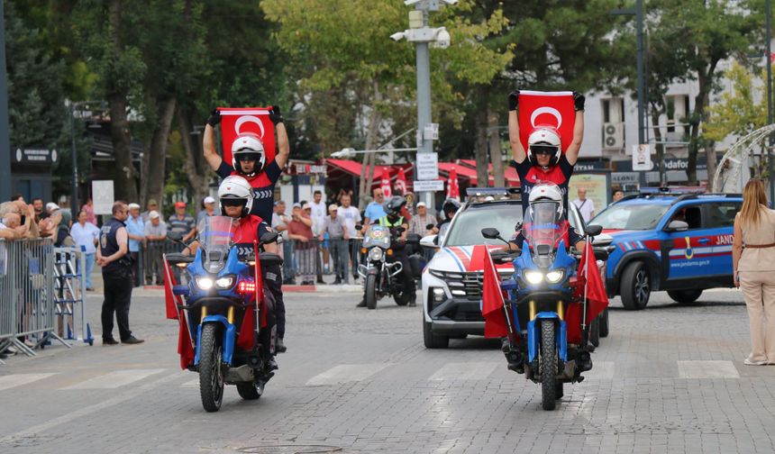 30 Ağustos Zafer Bayramı Uşak'ta coşkuyla kutlandı