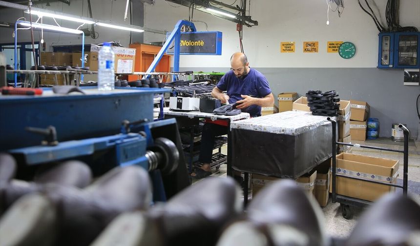 Manisa'da ayakkabı yapan firma, yapay zekayla fireyi yüzde 80 azalttı