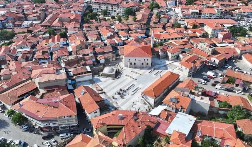 Kula Eski Pazar Yeri'nin bulunduğu alan kentin meydanı haline geliyor