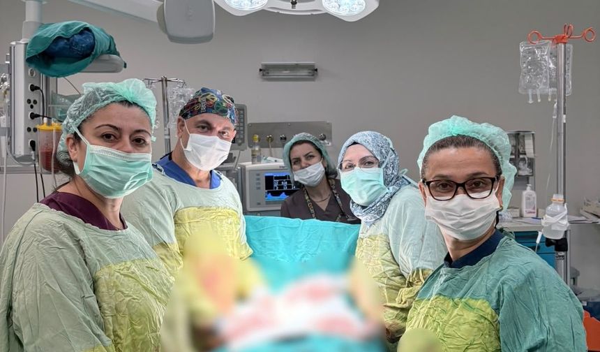 Uşak Eğitim ve Araştırma Hastanesi'nde ilk kez PAS ameliyatı yapıldı