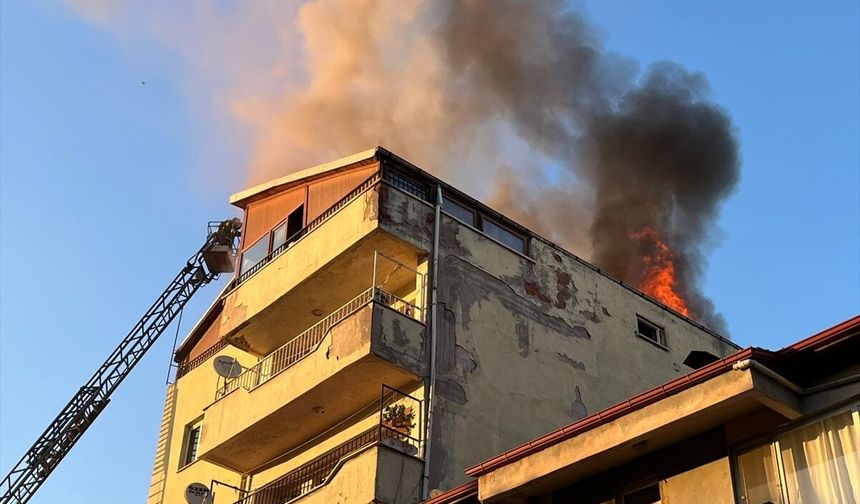 Banaz Başaran Caddesi'nde yangın