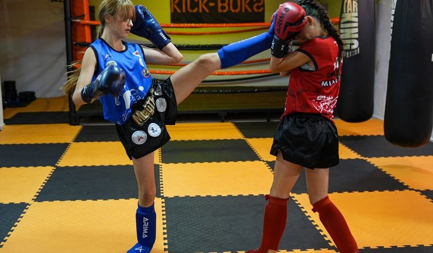 Yağmur Masal Doğan, 7 ay önce başladığı muaythaiye sporunda Türkiye şampiyonu oldu