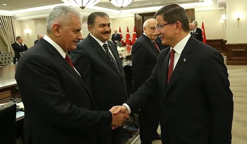 Binali Yıldırım'dan Ahmet Davutoğlu'na tazminat davası!