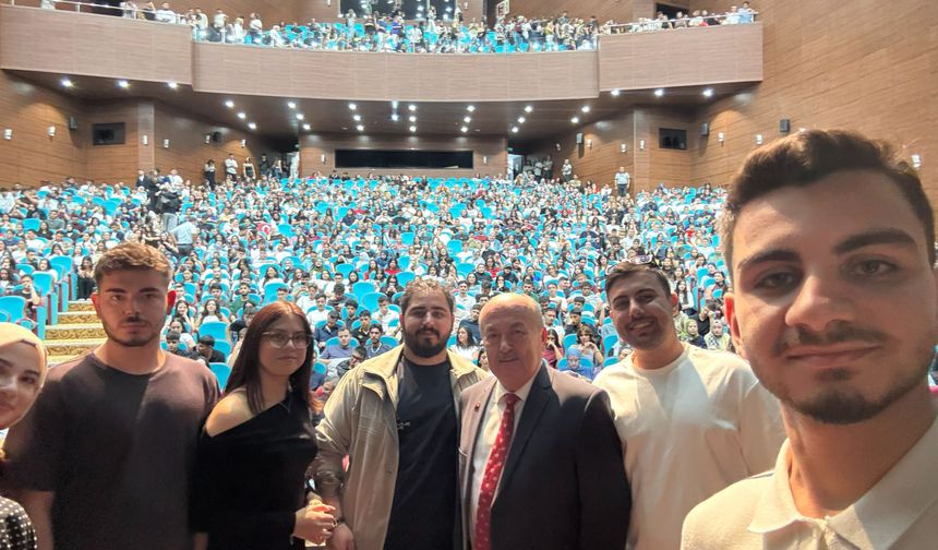 Uşak Üniversitesi'ne 3 bin 667 yeni öğrenci katıldı