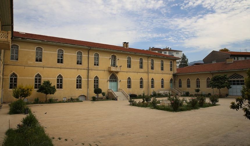 Denizli Lisesi, Osmanlı döneminden beri ayakta! 152 yıllık çınar, Atatürk'ü de ağırladı!