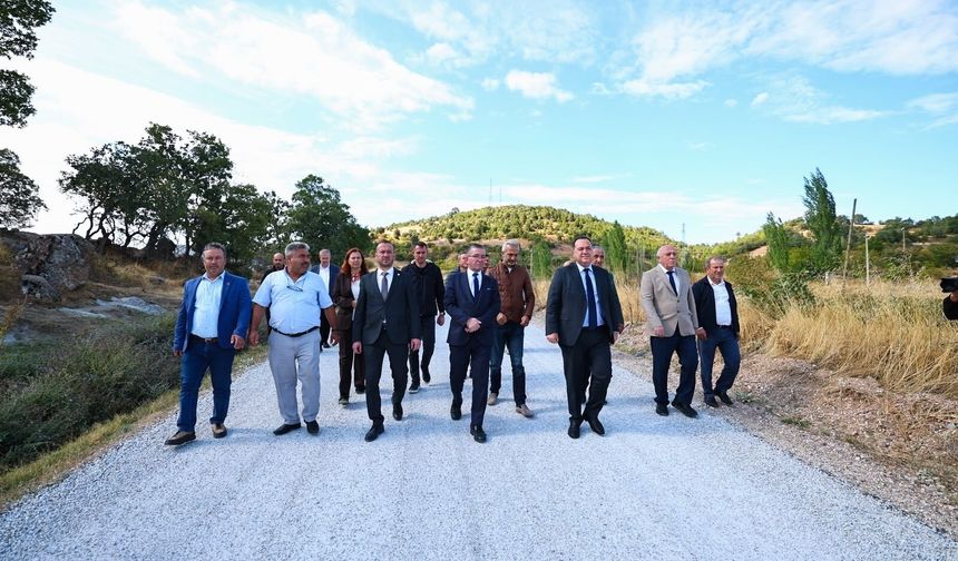 Demirci Karadaş'taki 46 kilometrelik yol tamamlandı