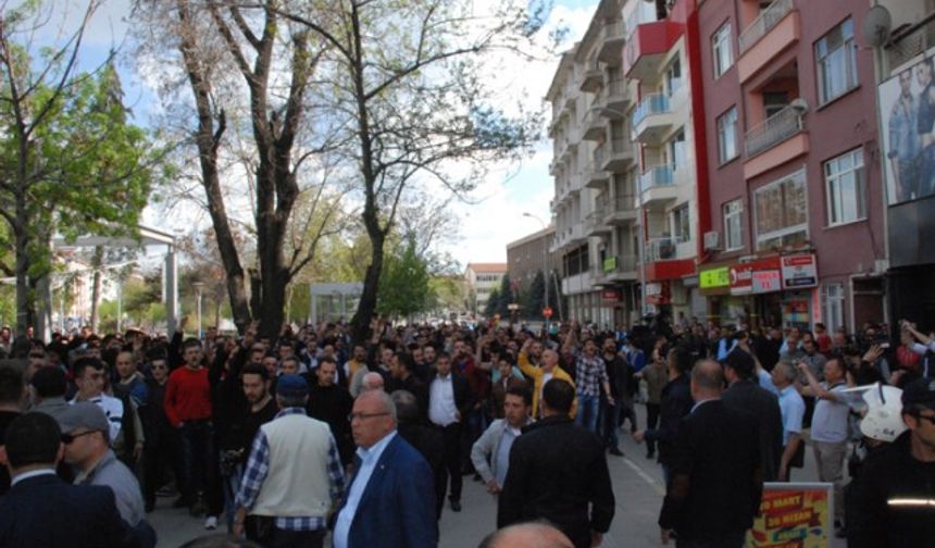 UŞAK'TA GERİLİM TIRMANDI