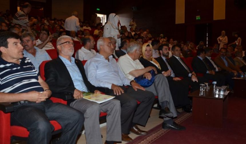 AK Parti Uşak İl Başkanı Basri Yıldırım, partisinin Haziran ayı İl Danışma Meclisi Toplantısında yaptığı konuşmada, “Önümüzdeki günlerde Cumhurbaşkanlığı seçimi yapılacak ve bizim gönlümüzdeki Cumhurbaşkanı adayı sayın Başbakanımız Recep Tayyip Erdoğan’dır” dedi.