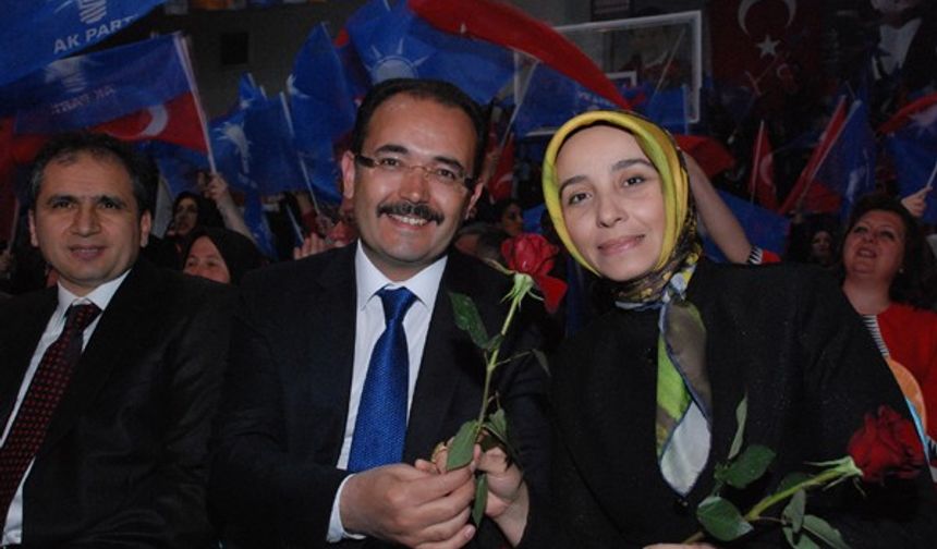 UŞAK AK PARTİ ADAY TANITIM TOPLANTISI MURAT KEKİLLİ KONSERİ İLE YAPILDI