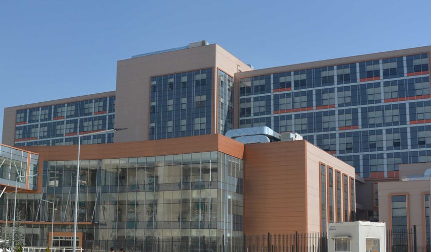 Uşak Eğitim ve Araştırma Hastanesi 3 uzman hekim çıkardı!