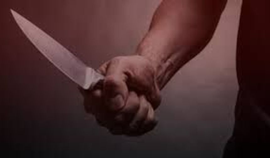 Uşak Elmalıdere'de 17 yaşındaki bir kişi beraber çalıştığı 2 kişiyi yaralayıp kaçtı