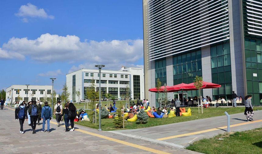 Türkiye'deki hayati önem taşıyan alanlara iş yapan Uşak DTS, şimdi de Avrupa'ya açıldı