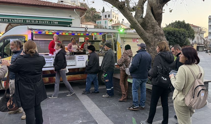 Marmaris'te merhum sanatçı Ferdi Tayfur için mevlit okutuldu