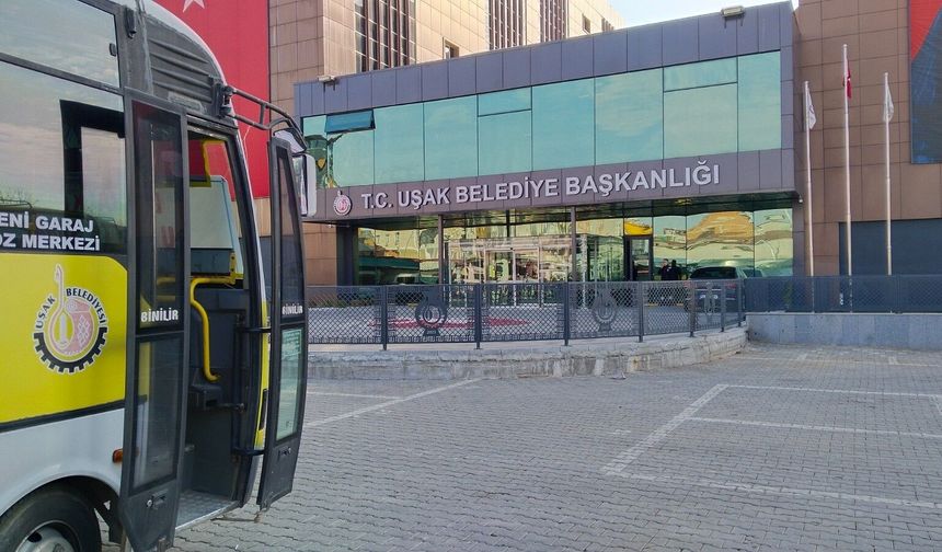 Uşak Belediyesi, sınava girecek vatandaşları Uşak Üniversitesine ücretsiz taşıyacak