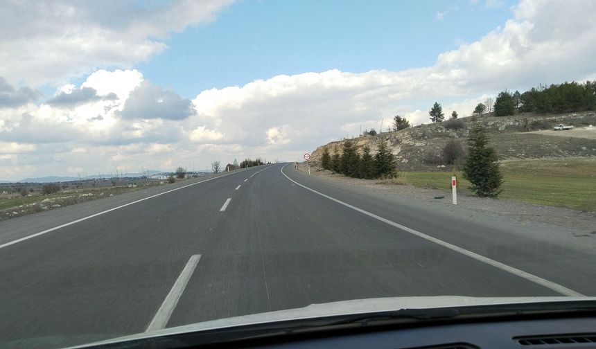 Uşak ve Afyon arasındaki yol kalitesi artıyor!