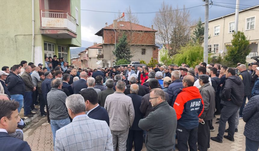 Simav Yemişli ile Maden Köyleri arasındaki depremlerin ardından kriz toplantısı yapıldı!