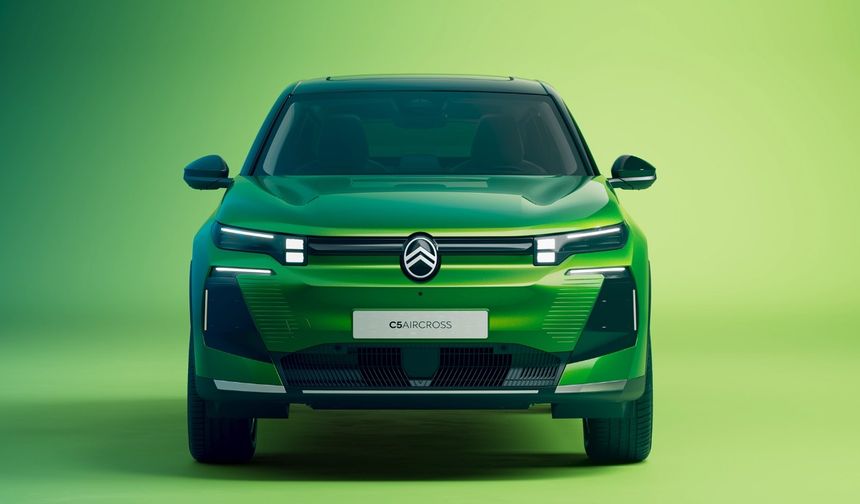 Citroen'in amiral gemisi C5'in Aircorss hibrit ve elektrikli versiyonları görücüye çıktı