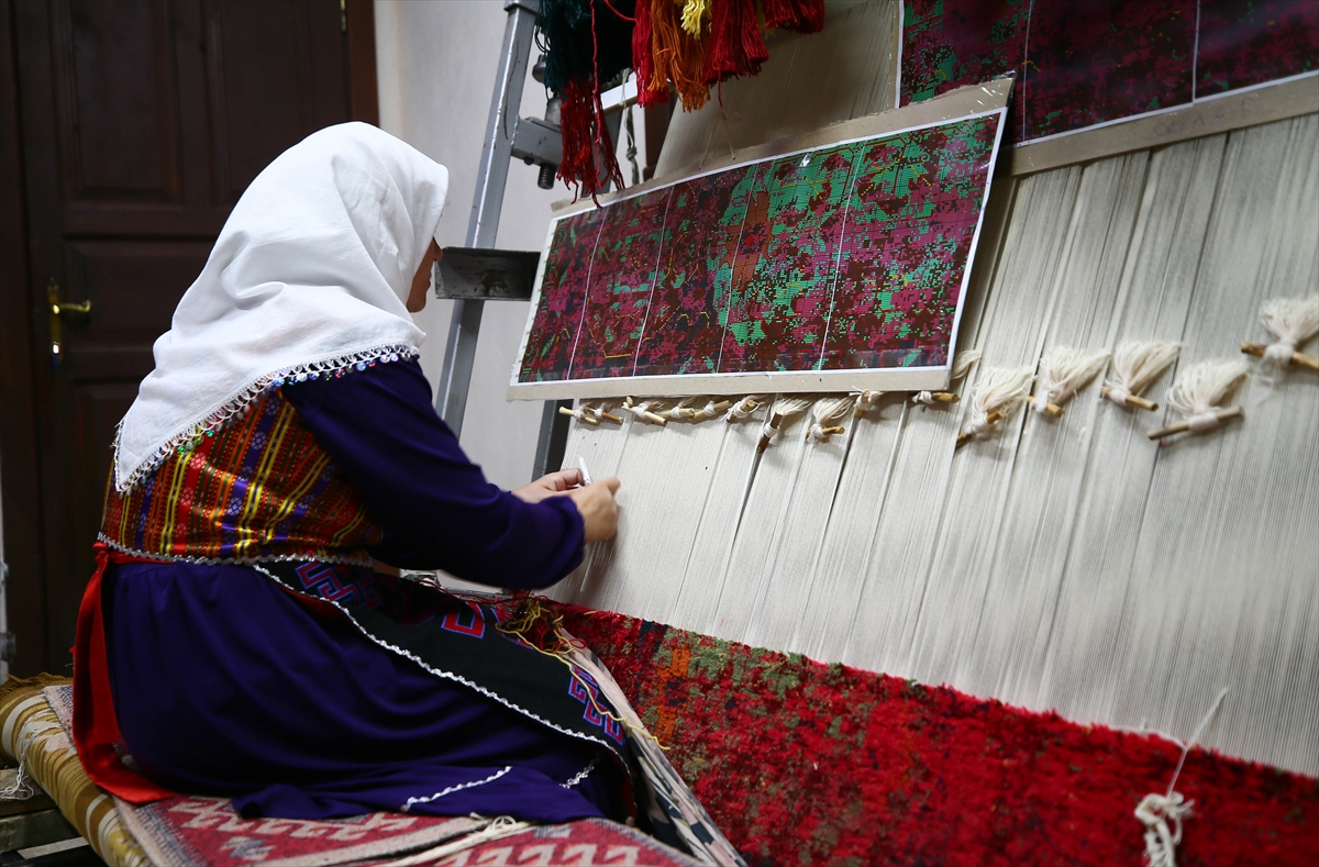 Uşak Halısı (19)