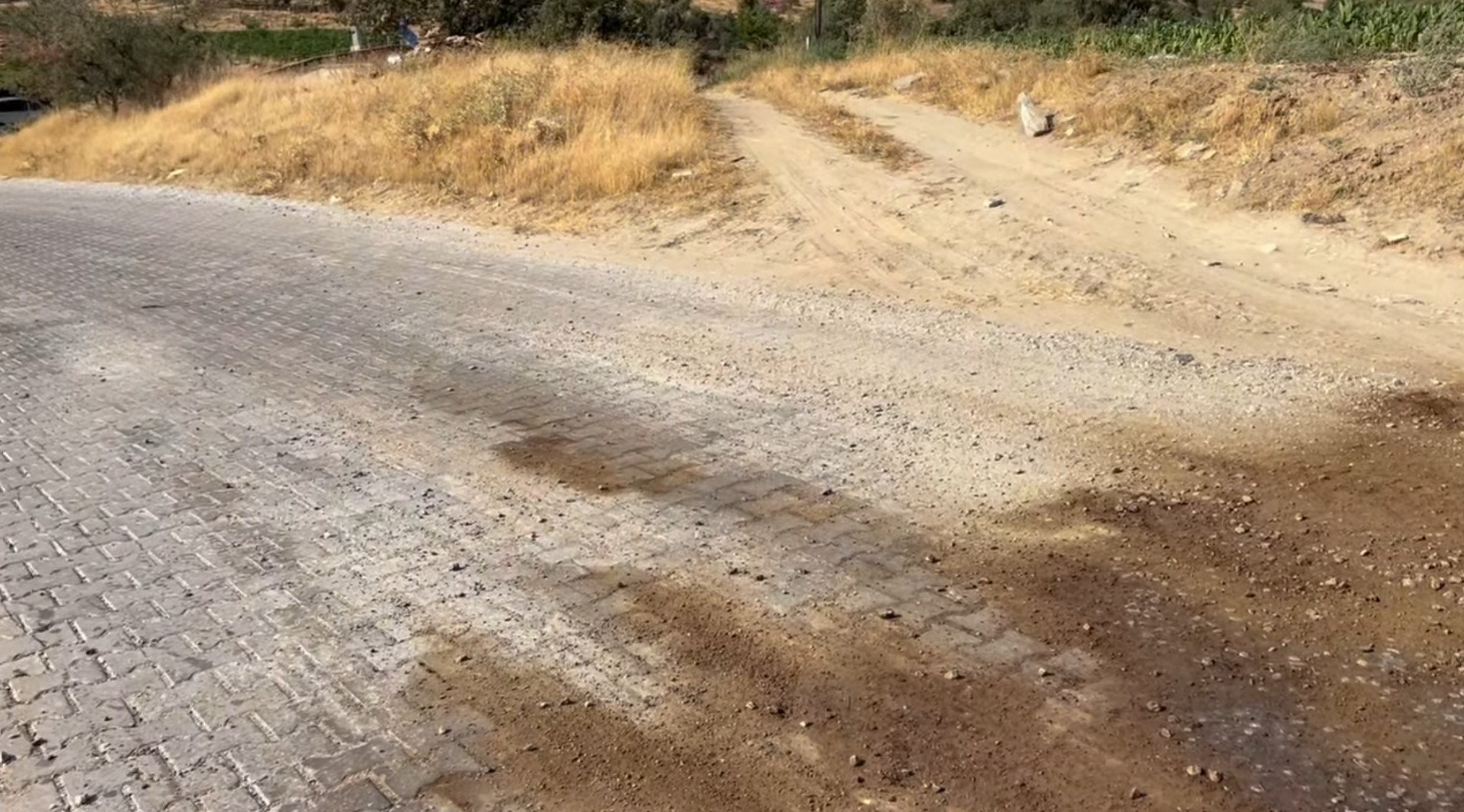 Ağabey Ağaçbeyli̇ Yolu