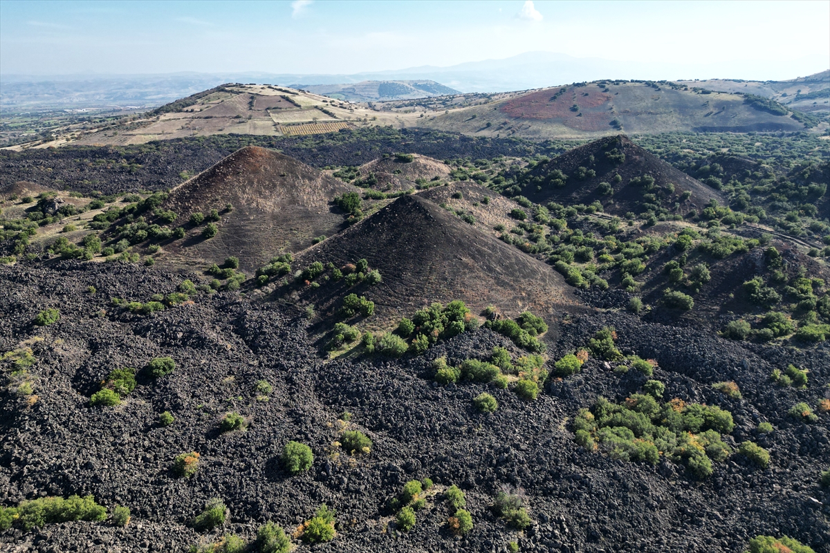 Aa 20251108 39648730 39648728 Yanik Ulkede Sonbahar Renkleri Kopya
