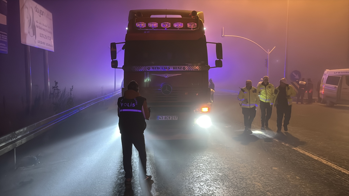 A A 20251204 39885706 39885701 K U T A H Y A D A T I R A C A R P A N O T O M O B I L D E K I 4 K I S I H A Y A T I N I K A Y B E T T I