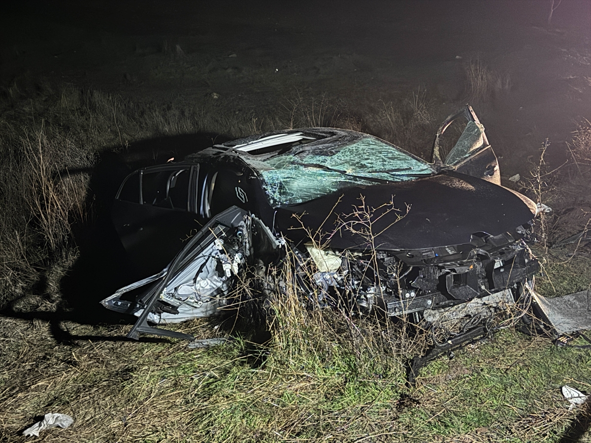 A A 20260122 40340133 40340129 U S A K T A D E V R I L E N O T O M O B I L D E K I 1 K I S I O L D U 3 K I S I Y A R A L A N D I