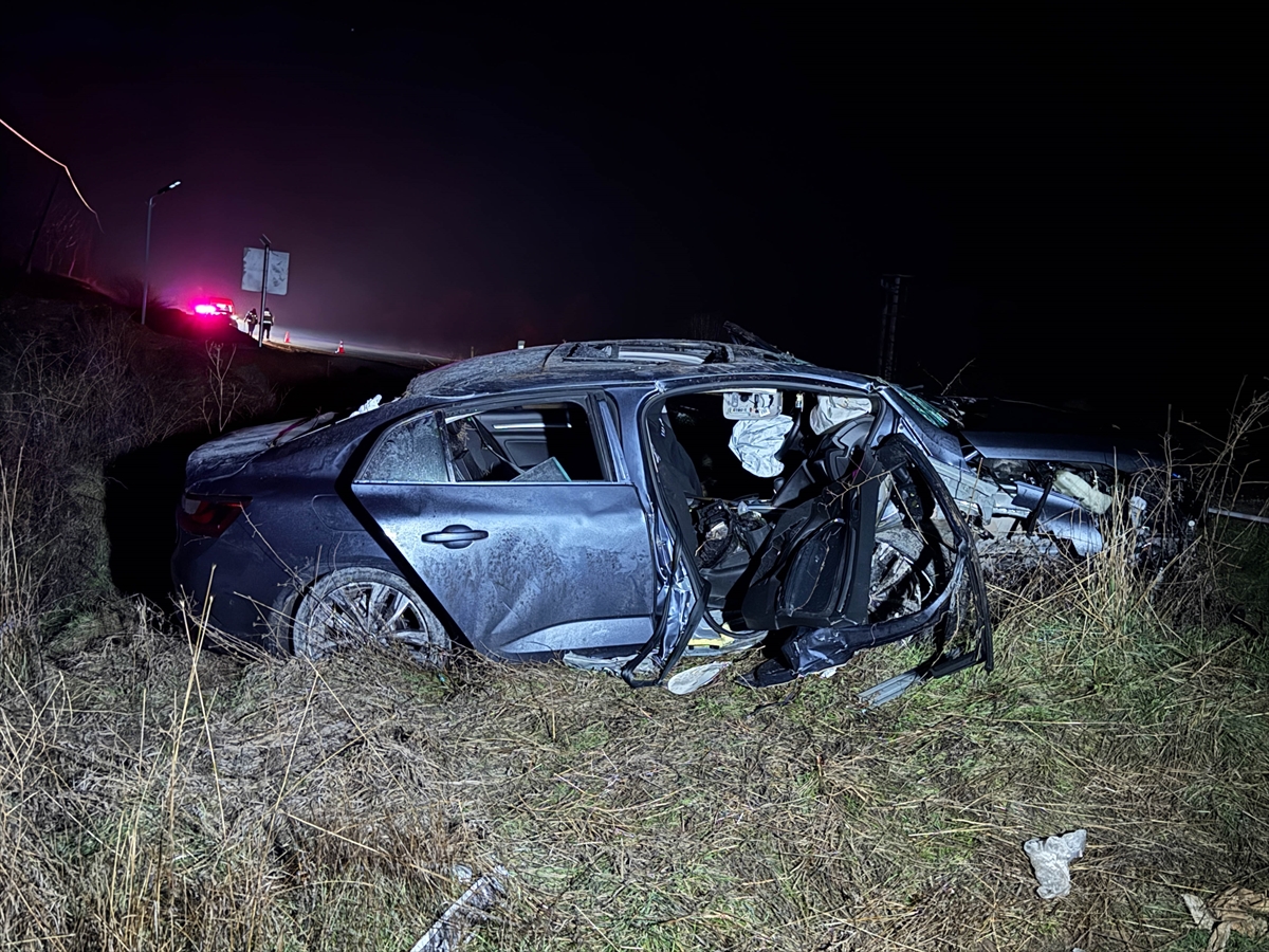 A A 20260122 40340133 40340130 U S A K T A D E V R I L E N O T O M O B I L D E K I 1 K I S I O L D U 3 K I S I Y A R A L A N D I