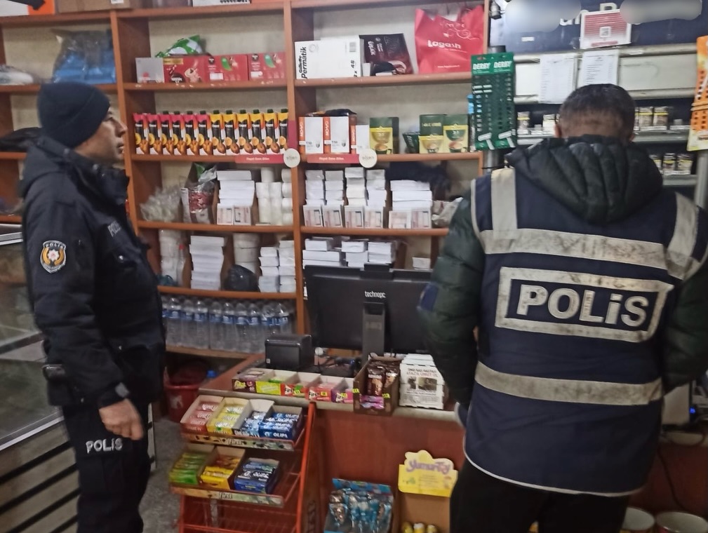 625799810 17899766802381121 1196736750860152387 N