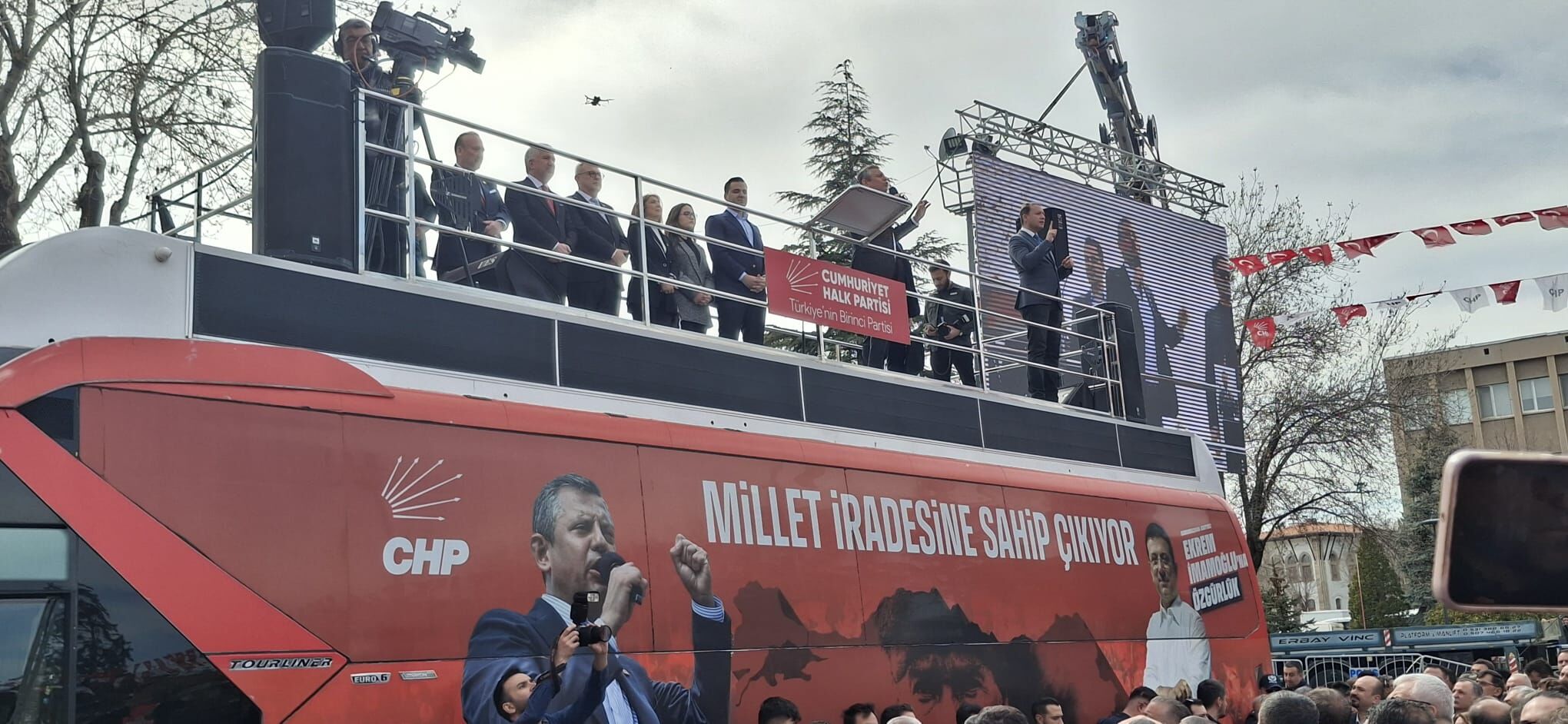 2F97C111 Aa27 422D A159 F3B351738195