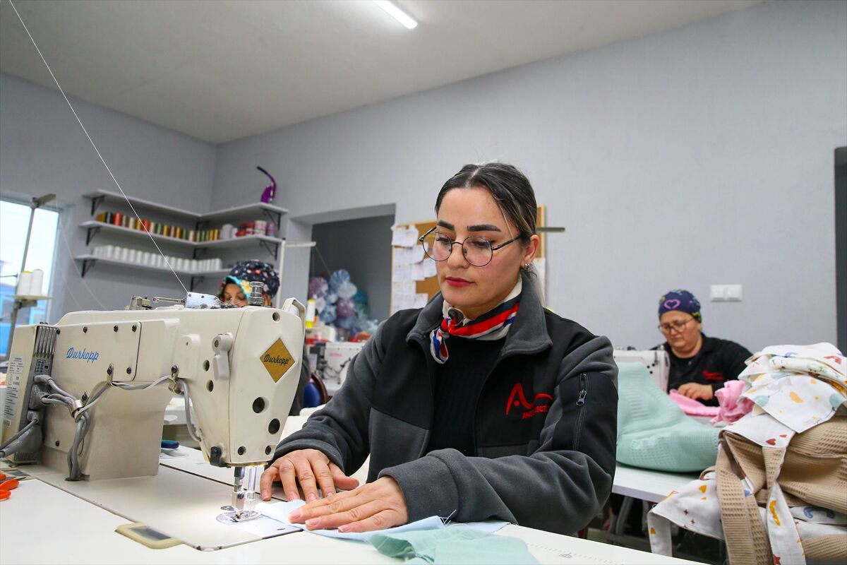 Banaz Çağlar Aras Kadın Girişimci Dikiş Makinesi Tekstil (13)