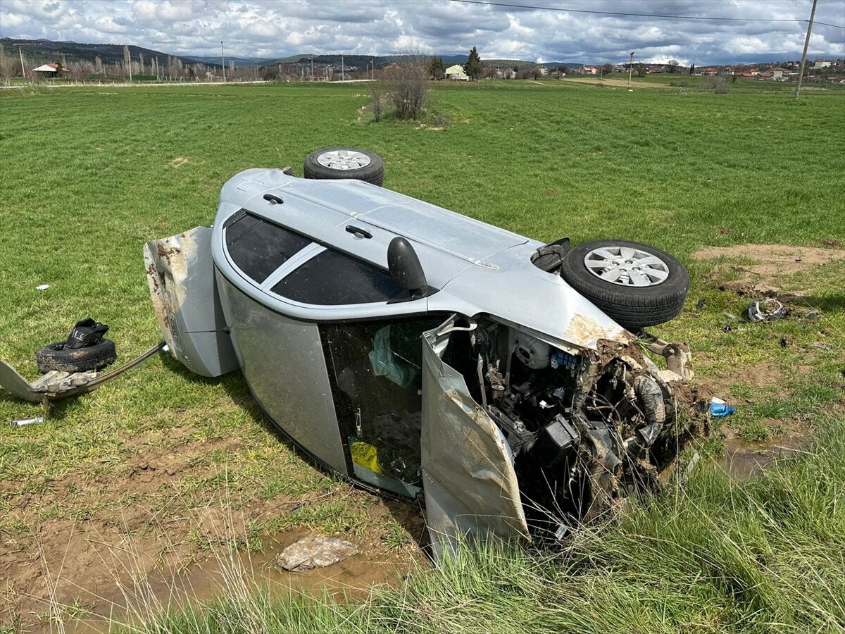 A A 20260404 41013896 41013895 U S A K T A T A R L A Y A D E V R I L E N O T O M O B I L D E K I 4 K I S I Y A R A L A N D I