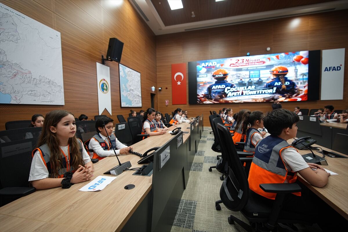 A A 20260423 41190827 41190808 I Z M I R D E D E P R E M T A T B I K A T I N I 23 N I S A N D O L A Y I S I Y L A C O C U K L A R Y O N E T T I